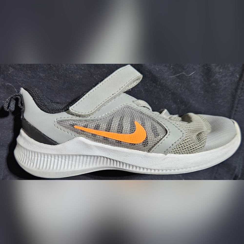 Nike Downshifter 10 Baby Toddler US 8C - Gently Used
